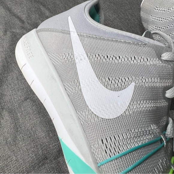 Nike “Free” TR6 in Gray with Neon Details Size 6.5 - Picture 9 of 15
